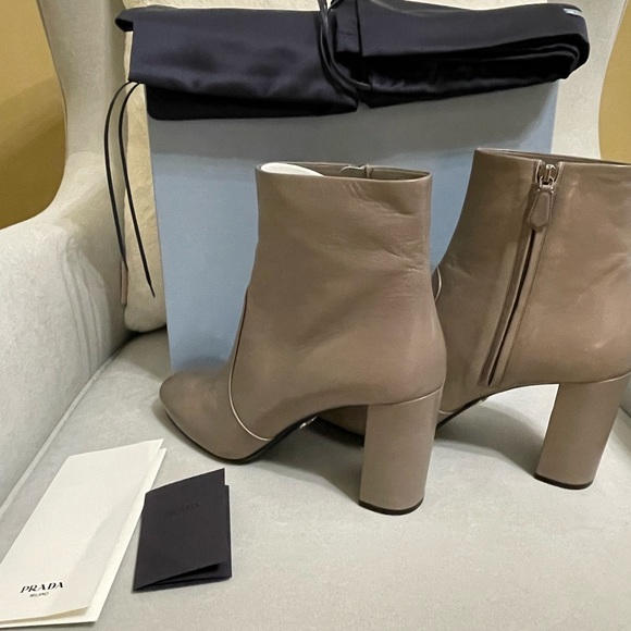 Prada Calzature Donna Boots - Brand New! - Picture 13 of 14